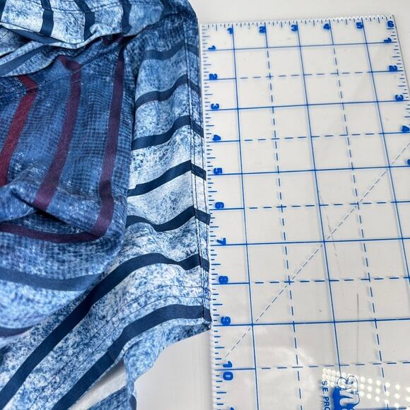 Under Armour Boys Swim Trunks YXL Blue Red Stripe Lined Mesh Shorts - Picture 6 of 8